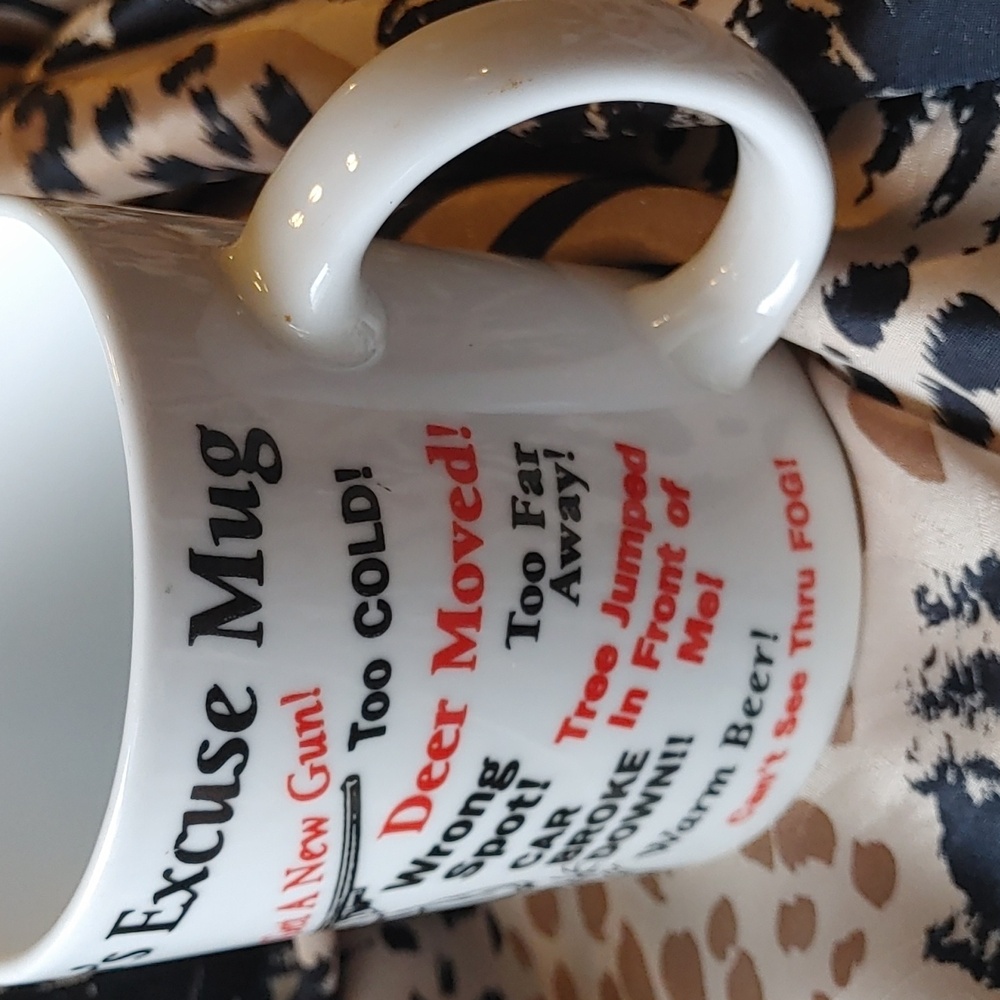 ✅Hunter's Excuse Mug - Picture 3 of 5